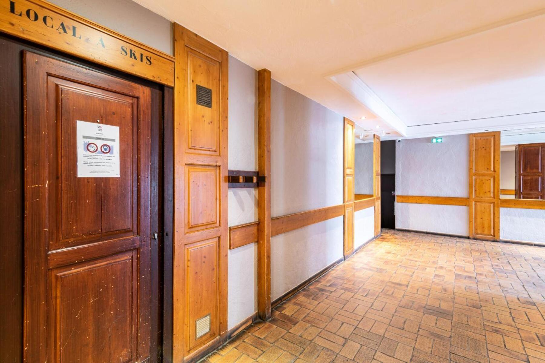 Glaciers - Location: Pour 4 Personnes Avec Balcon Sud Ouest Dans Un Quartier Jeune Et Anime Mae-9085 * Val Thorens
